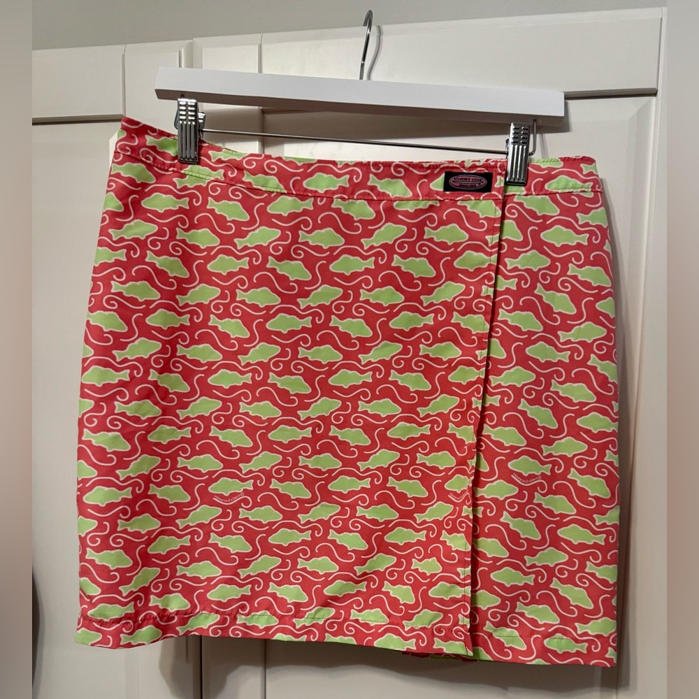 Vineyard Vines Wrap Skirt Pink Background and Green Fishes Mini Skirt Size: M